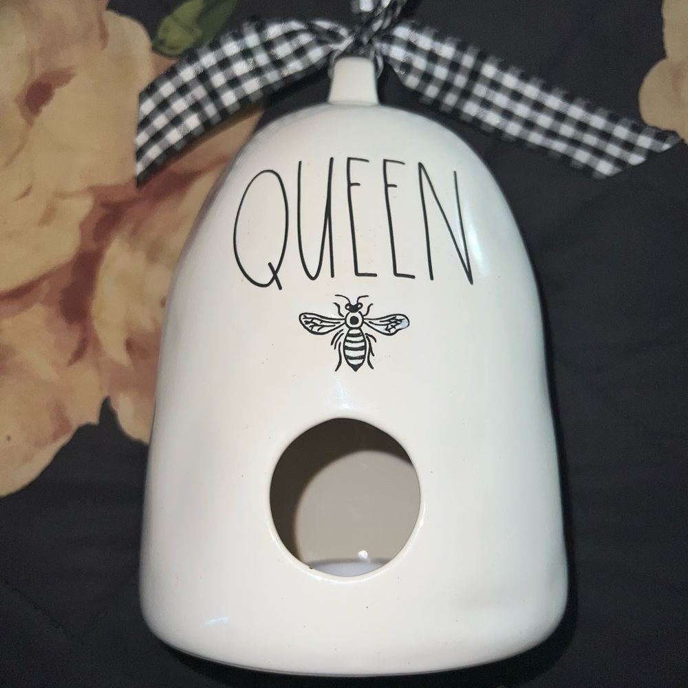 Rae Dunn Queen Bee Birdhouse